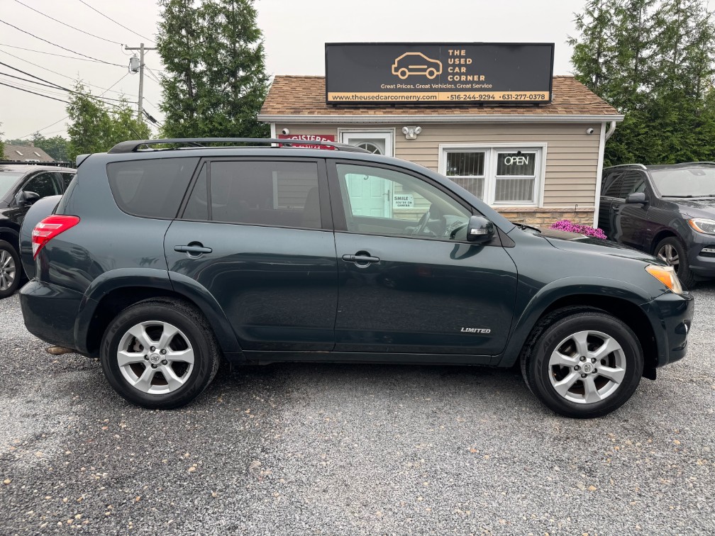 Additional photo of vehicle.