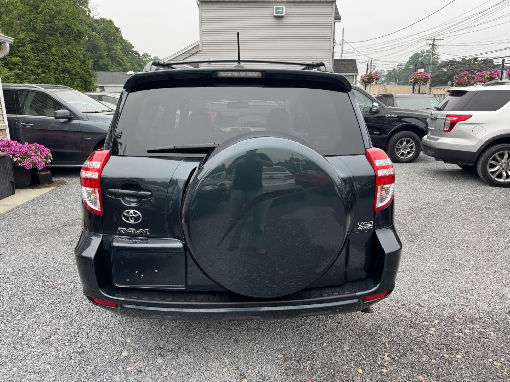 Additional photo of vehicle.