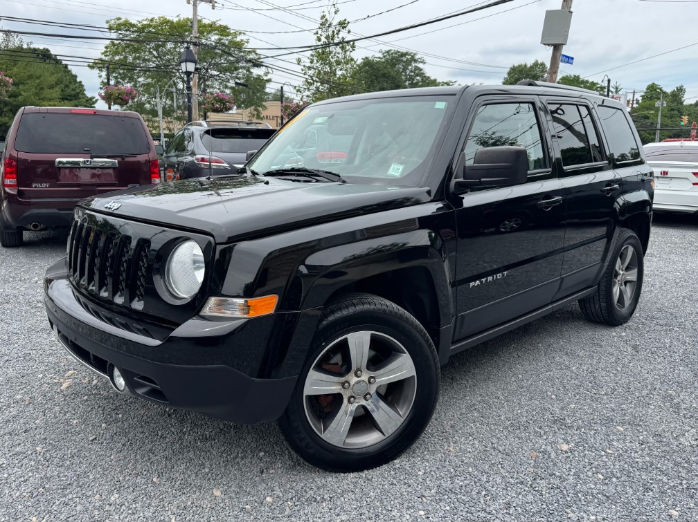 Additional photo of vehicle.