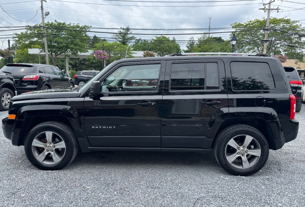 Additional photo of vehicle.