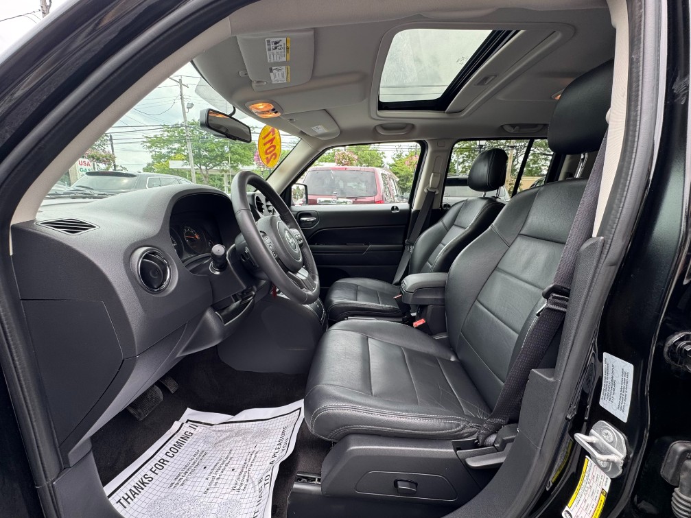 Additional photo of vehicle.