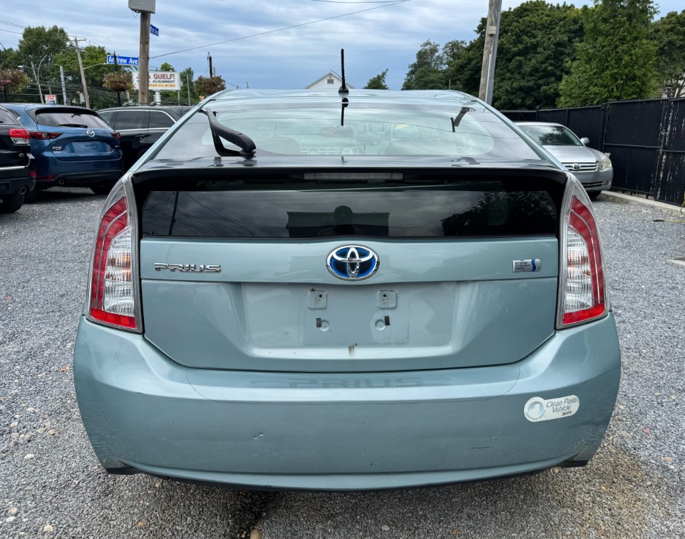 Additional photo of vehicle.