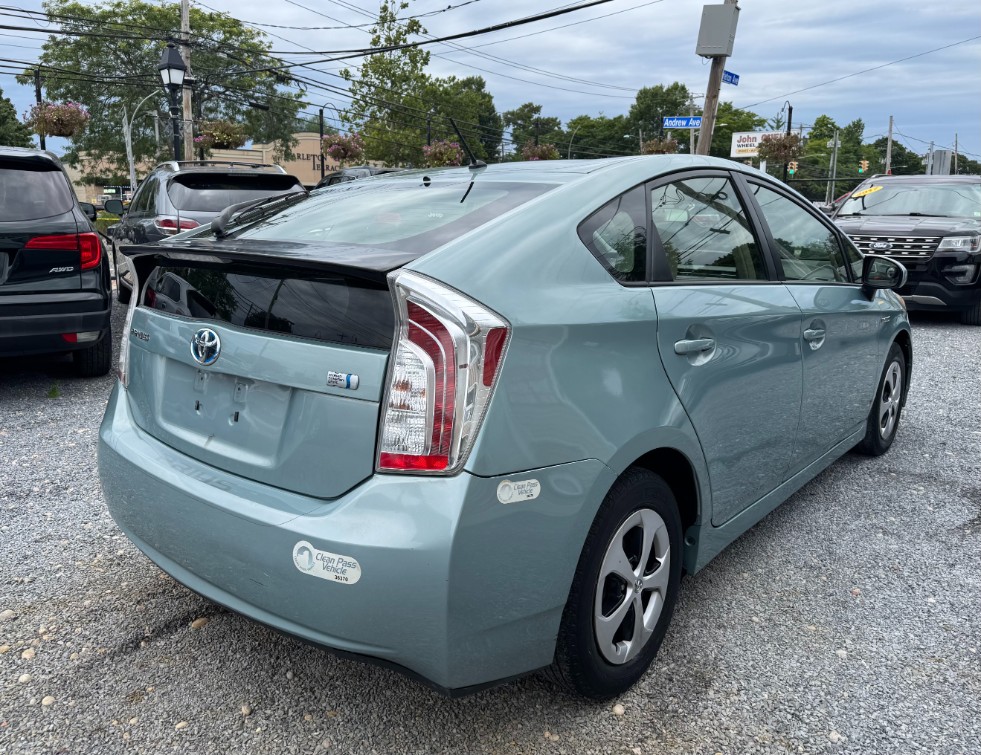 Additional photo of vehicle.