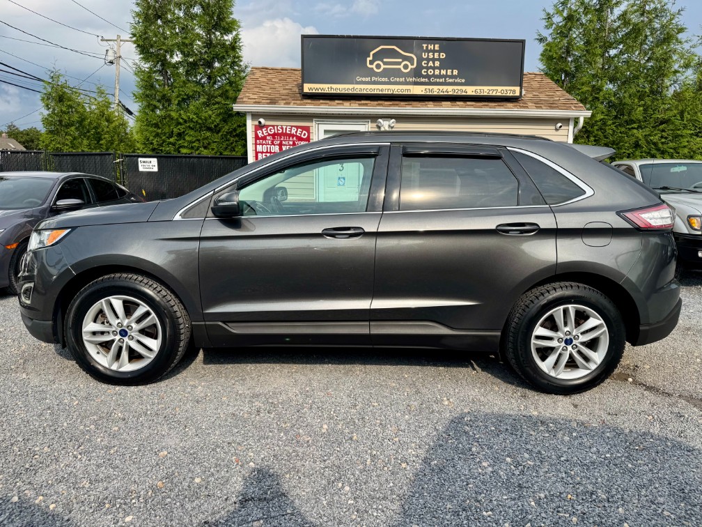 Additional photo of vehicle.