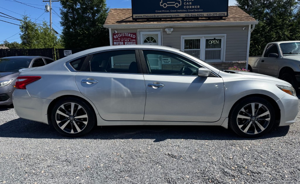 Additional photo of vehicle.