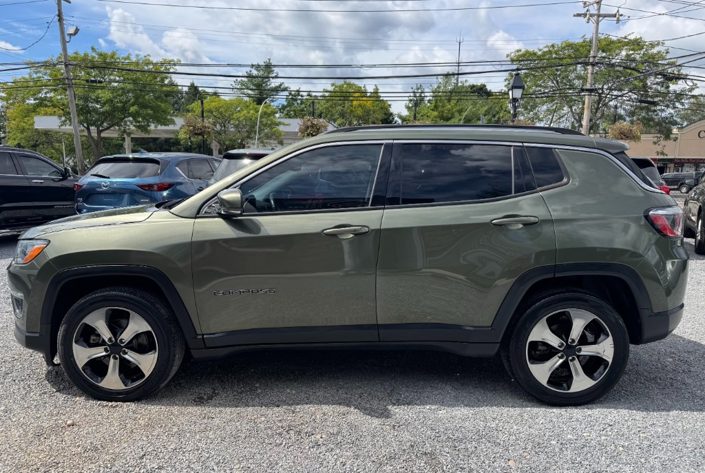 Additional photo of vehicle.