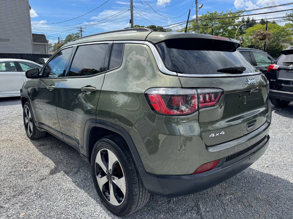 Additional photo of vehicle.