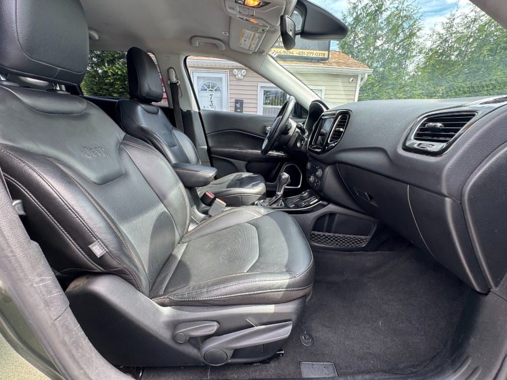 Additional photo of vehicle.