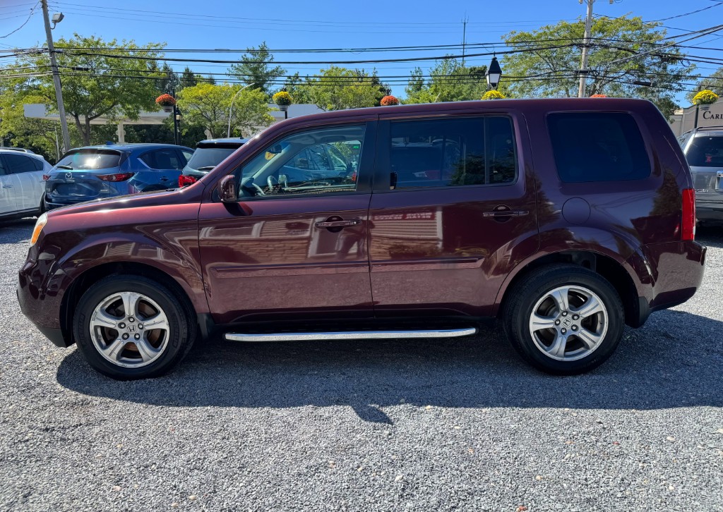 Additional photo of vehicle.