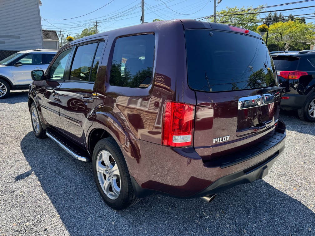 Additional photo of vehicle.
