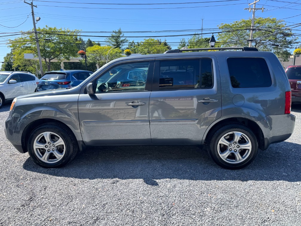 Additional photo of vehicle.