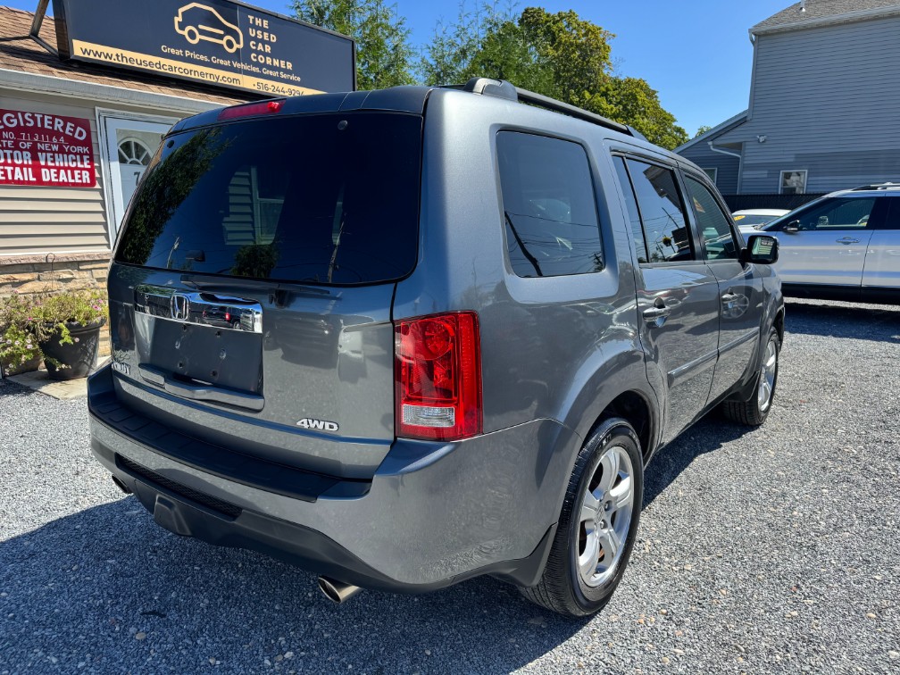 Additional photo of vehicle.