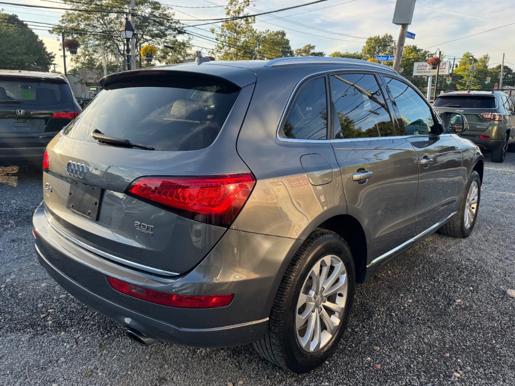 Additional photo of vehicle.