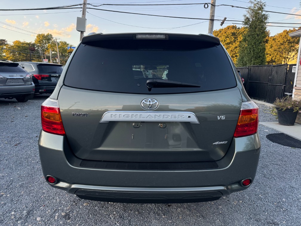 Additional photo of vehicle.