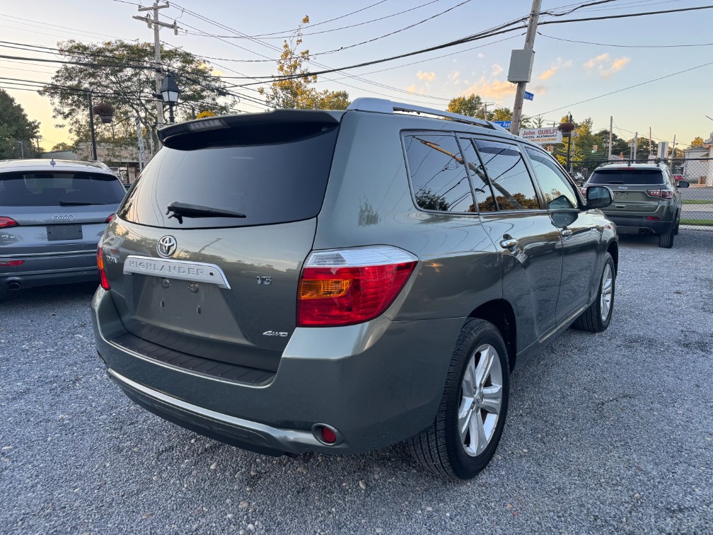 Additional photo of vehicle.