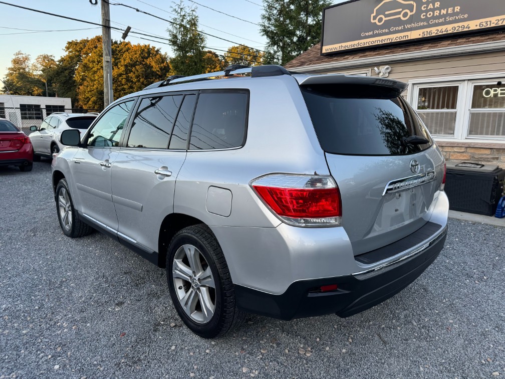 Additional photo of vehicle.