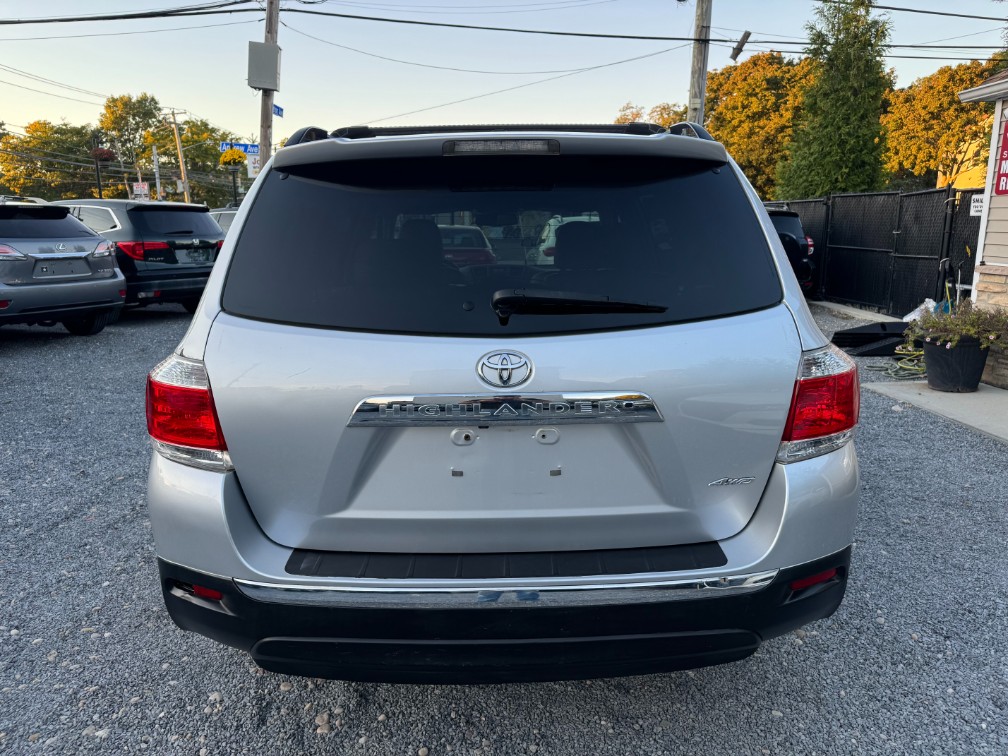 Additional photo of vehicle.