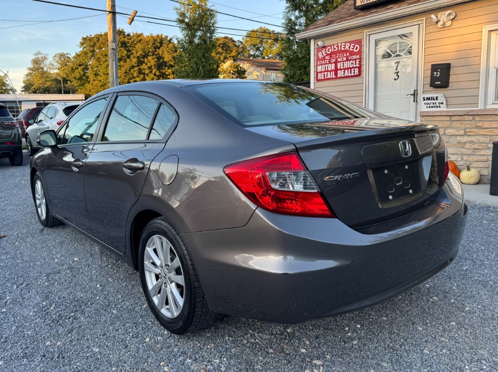 Additional photo of vehicle.