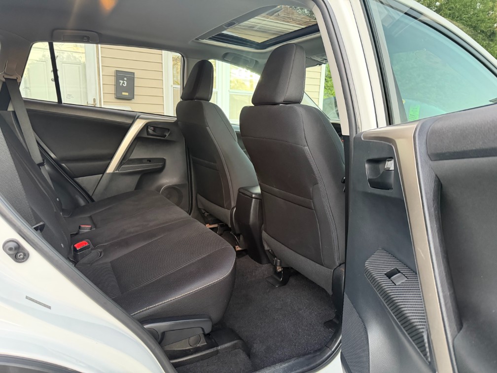 Additional photo of vehicle.