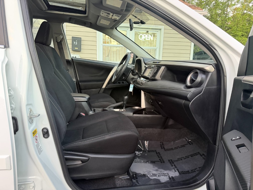 Additional photo of vehicle.