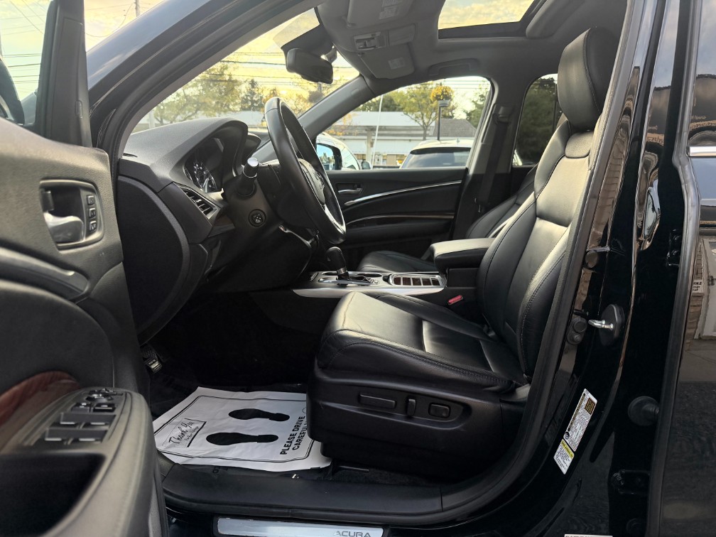 Additional photo of vehicle.