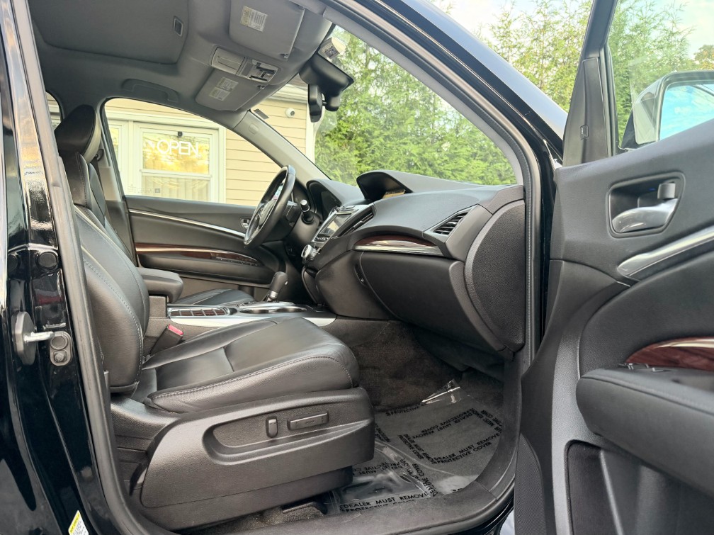 Additional photo of vehicle.