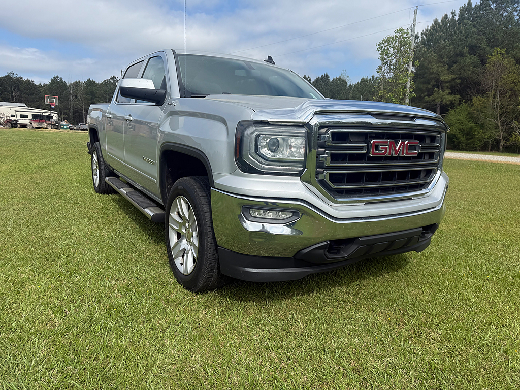 2016 GMC Sierra 4WD Crew Cab Short Box SLE's photo