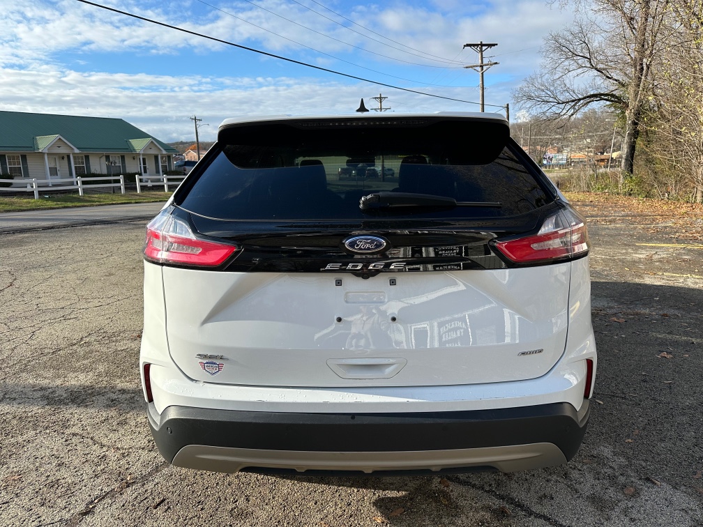 Additional photo of vehicle.