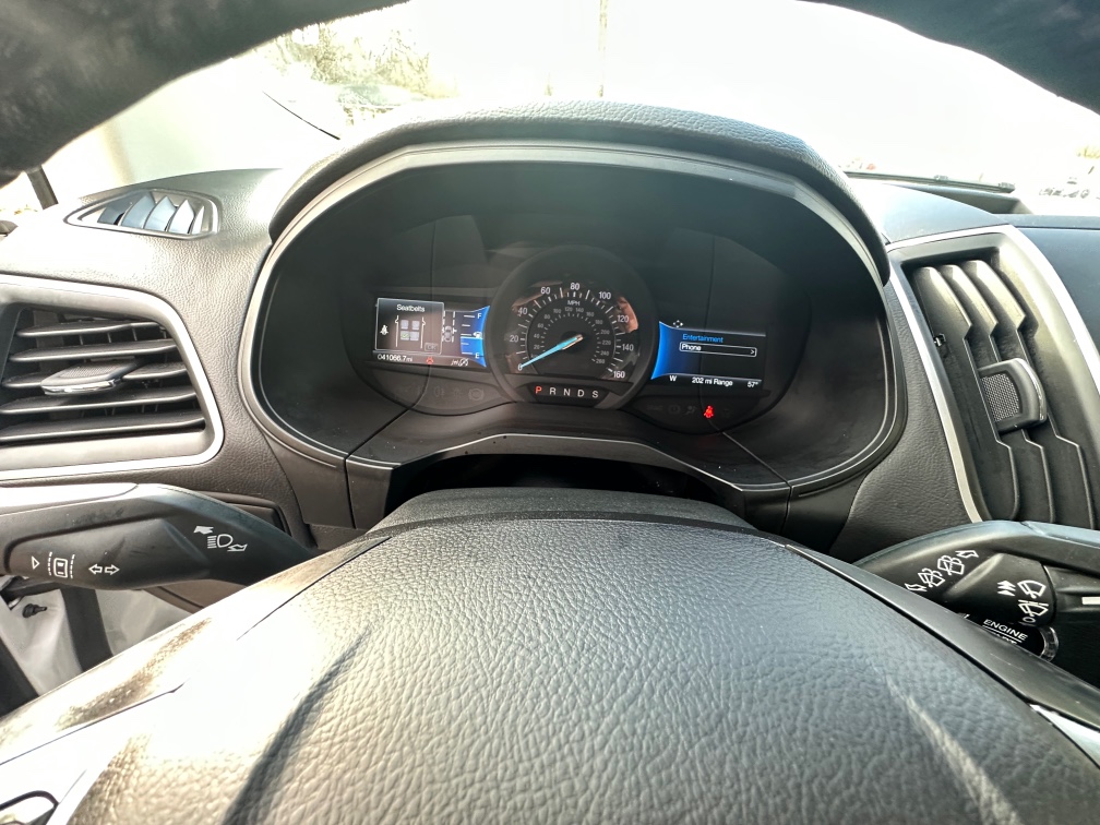 Additional photo of vehicle.