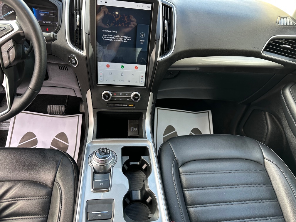 Additional photo of vehicle.