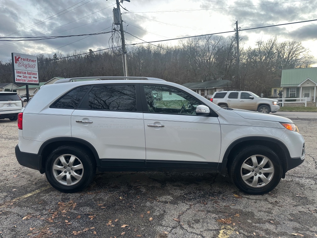 2013 Kia Sorento LX - Photo 2