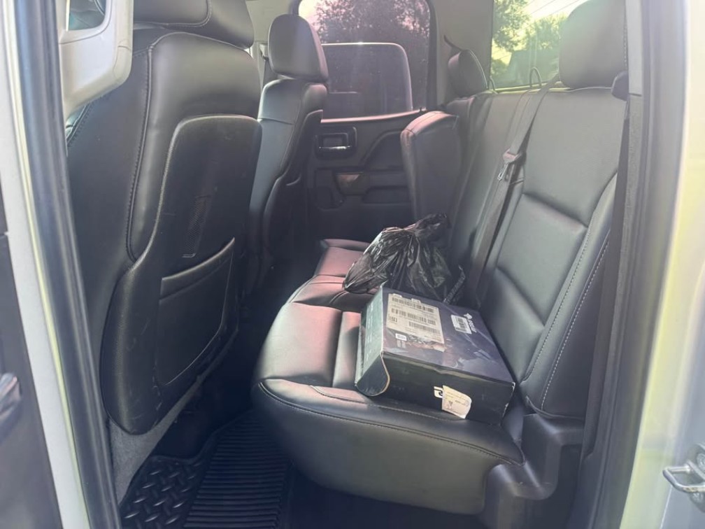 Additional photo of vehicle.