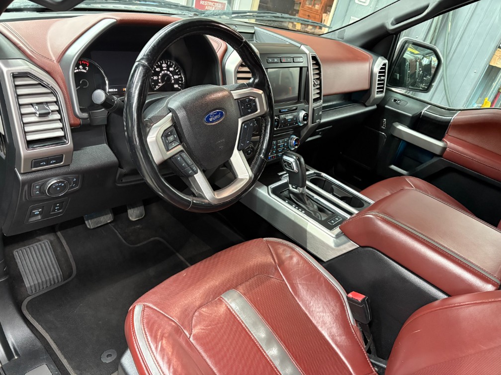 Additional photo of vehicle.