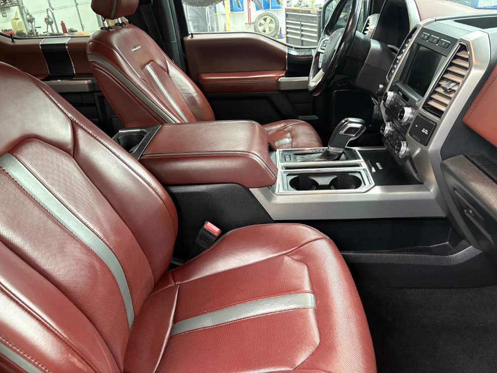 Additional photo of vehicle.