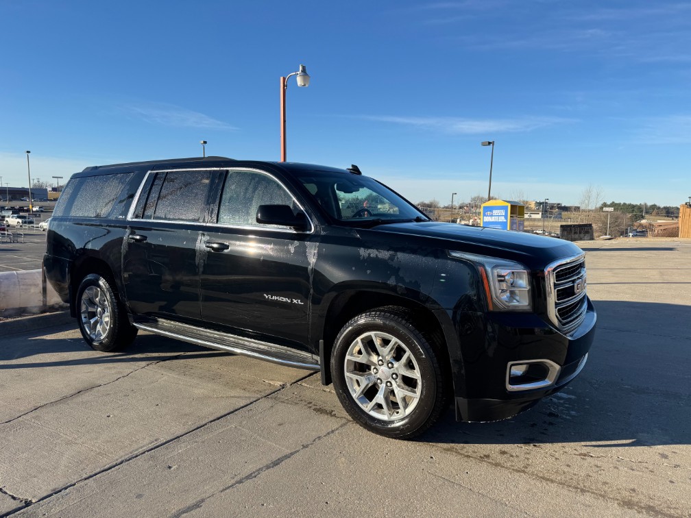 Additional photo of vehicle.