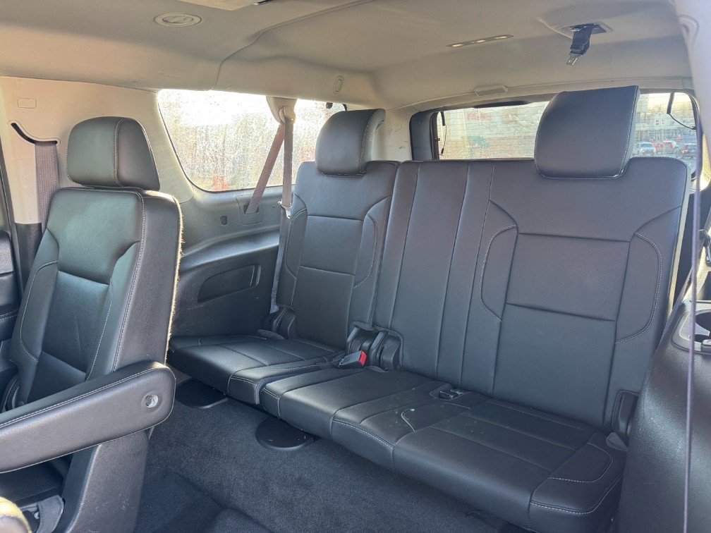 Additional photo of vehicle.