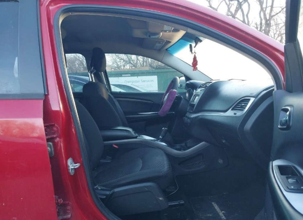 Additional photo of vehicle.