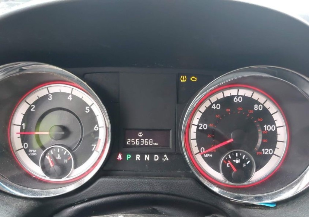 Additional photo of vehicle.