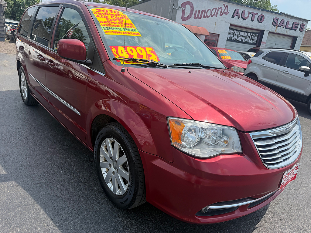 Photo of 2016 CHRYSLER TOWN & COUNTRY