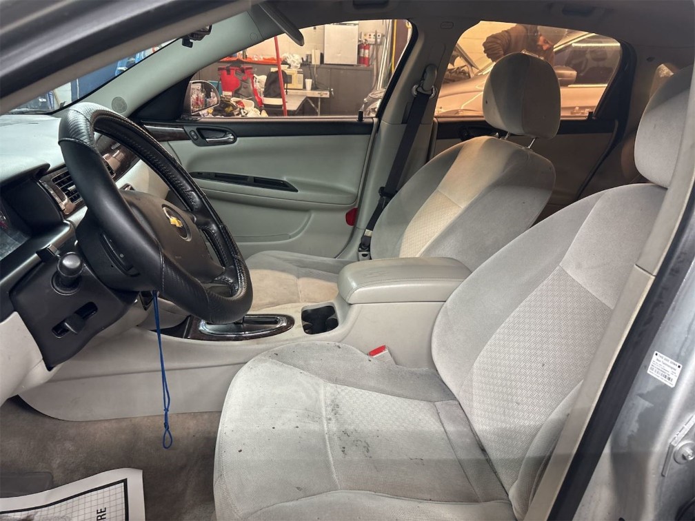 Additional photo of vehicle.
