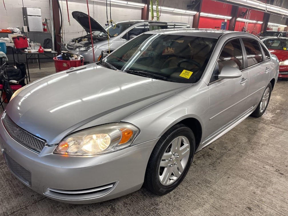 Additional photo of vehicle.