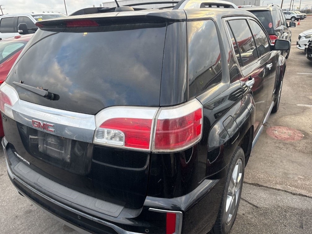 Additional photo of vehicle.