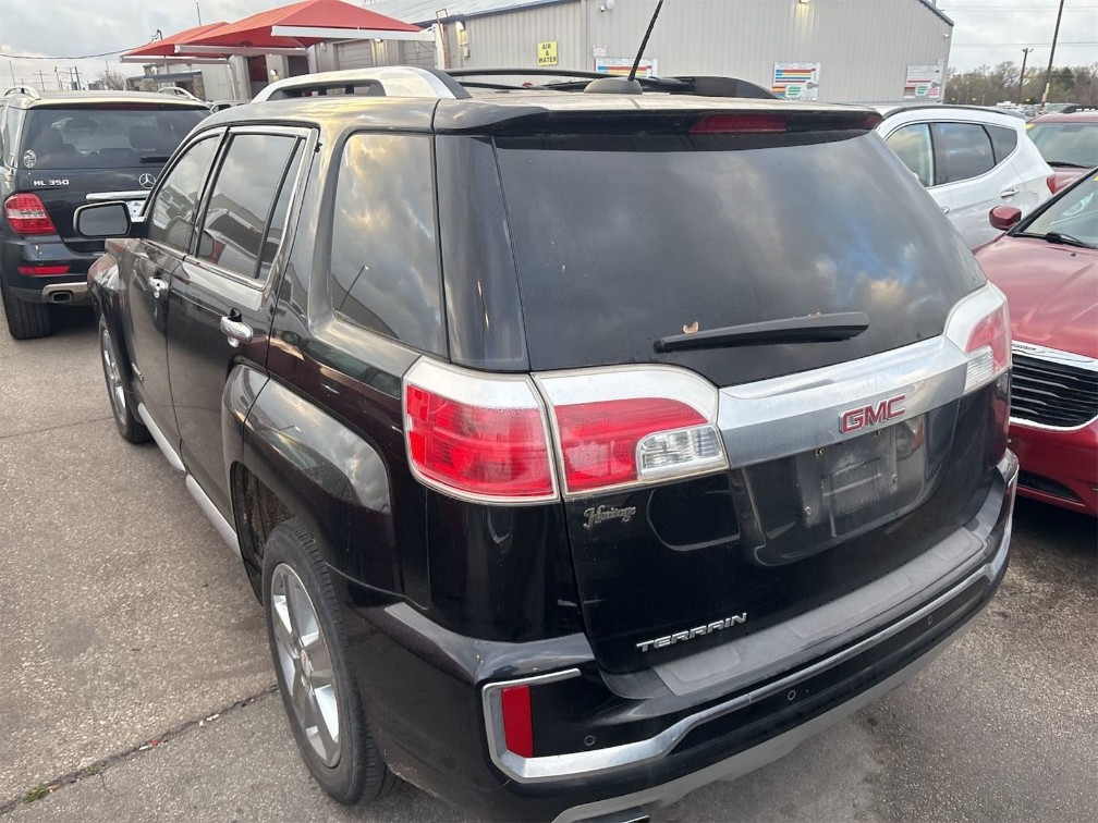 Additional photo of vehicle.