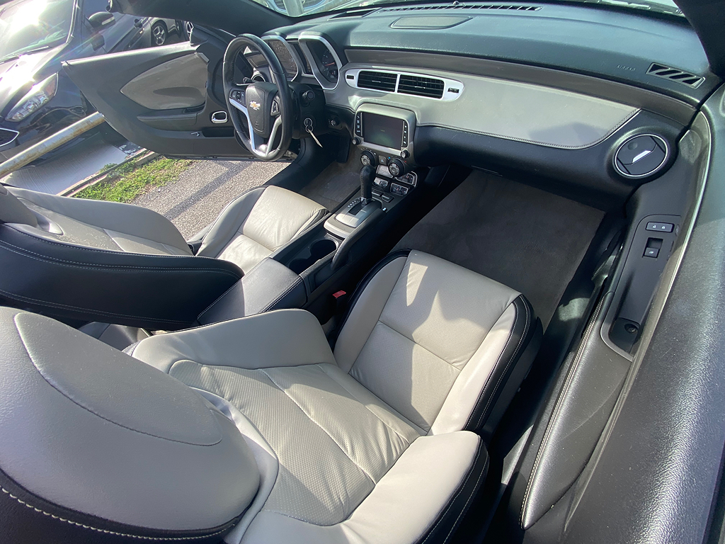 2015 Chevrolet Camaro 2LT - Photo 19