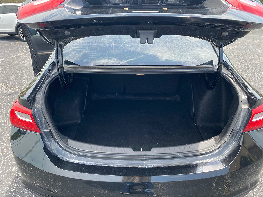 Additional photo of vehicle.