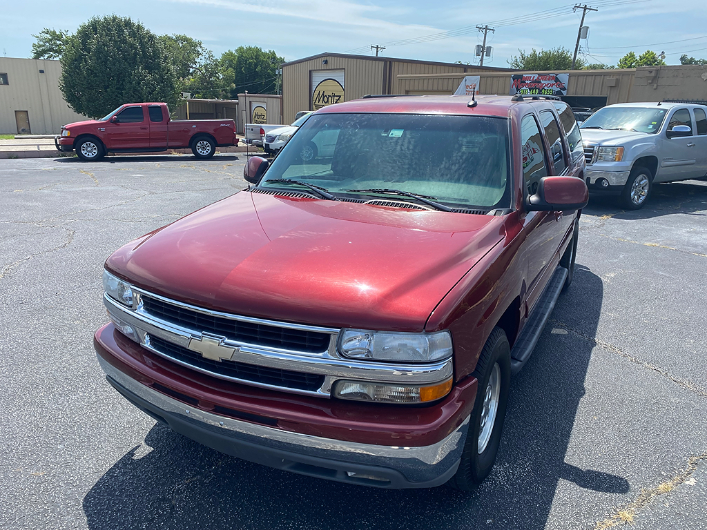 2003 Chevrolet Suburban's photo