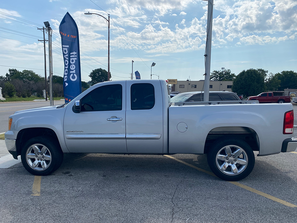 2013 GMC Sierra 2WD Extended Cab SLE MWB's photo