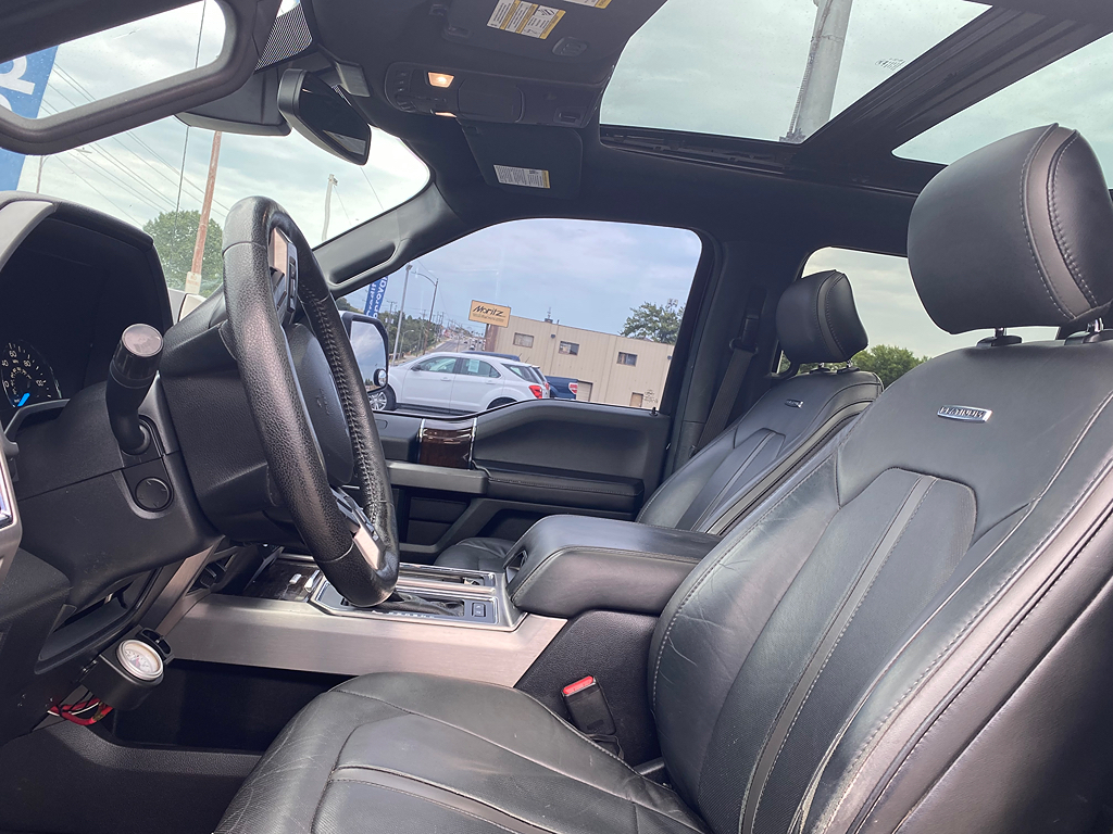 Additional photo of vehicle.