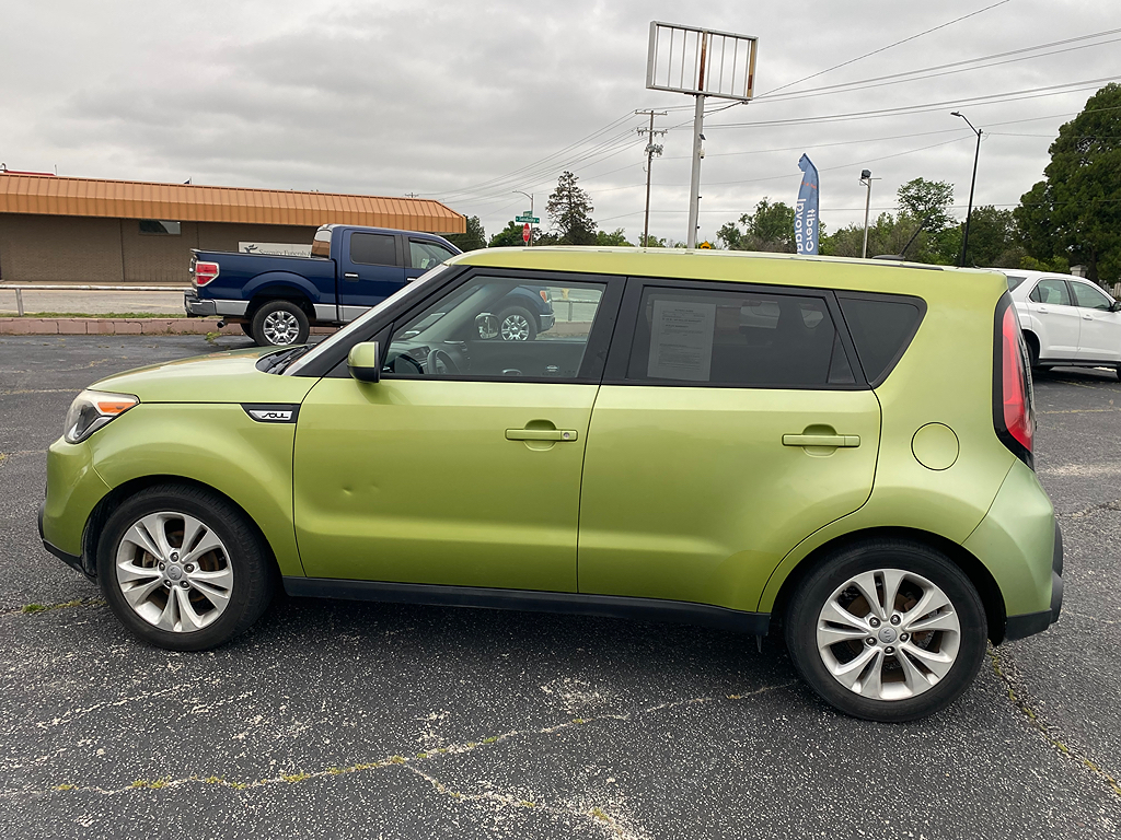 Additional photo of vehicle.
