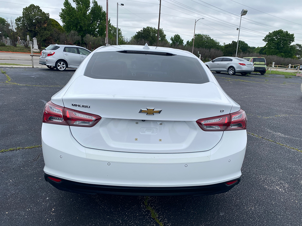 Additional photo of vehicle.